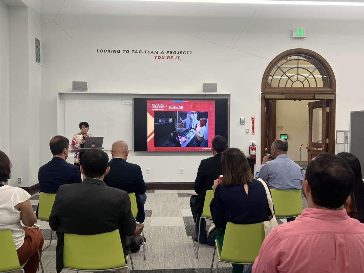 Dean Hilary Seo presents to the delegation from NURIMAT, the Center of International Relations for the state of Mato Grosso, Brazil